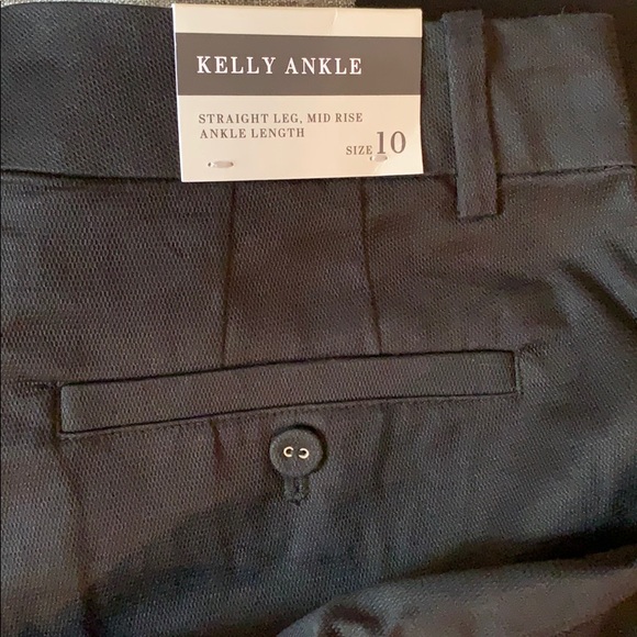 Black Ankle Pants *NWT* - Picture 3 of 3